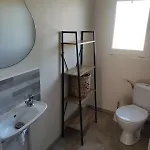 Les Combes Avec Piscine Chauffee بيت للعطل Proissans
