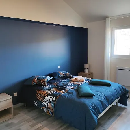 Les Combes Avec Piscine Chauffee