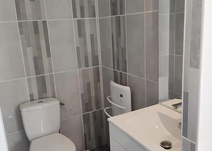 بيت للعطل Les Combes Avec Piscine Chauffee