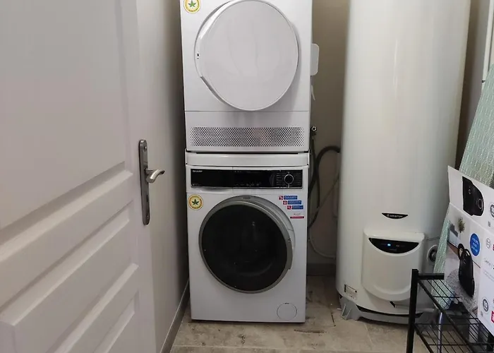 Les Combes Avec Piscine Chauffee بيت للعطل